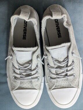 Converse Leather Light Gray Low-Top. Like New. Size 7